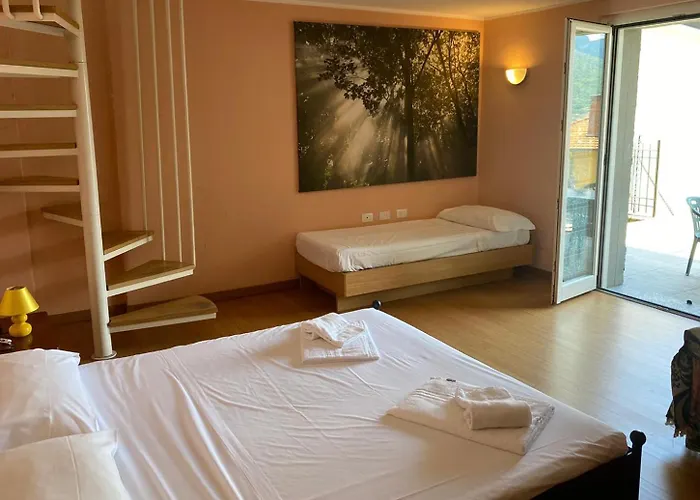 The Duplex - Big With Terraces *